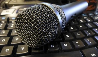 10 Healthcare Marketing Podcasts for Wintertime (or Anytime) Listening